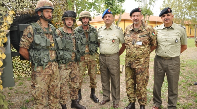 Bologna/ Il Gen. Bernardini, Comandante COMFOTER, in visita al 121° Reggimento Artiglieria Contraerei