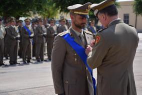 Gen. B. Stefano DEL COL consegna la Croce di Bronzo al Merito dell'Esercito al Capitano Vincenzo Priore