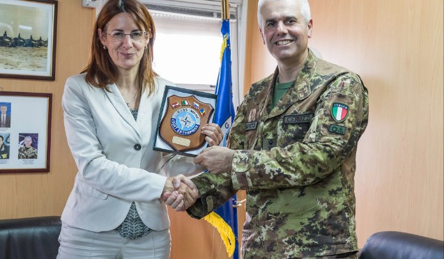 Kosovo/ Il Ministro della Difesa della Slovenia in visita al Multinational Battle Group West (MNBG-W) di KFOR