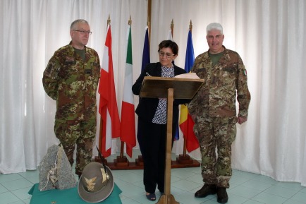 da sinistra, il Capo di SMD, Gen. Graziano, il Minsitro della Difesa Trenta e il Col. Cucchini, c.te del MNBG-W